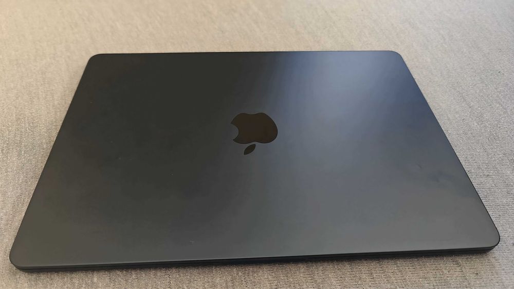 Sprzedam MacBook Air 13" (2022, M2, 8GB RAM, 256GB SSD). gwarancja