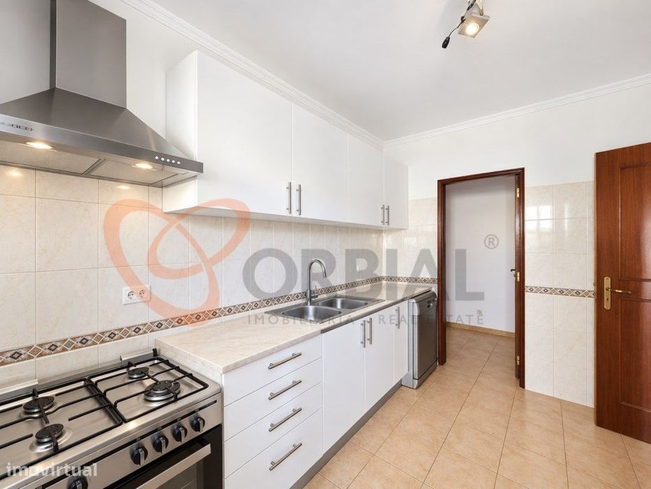 Moradia Geminada com 2 quartos para venda em Albufeira