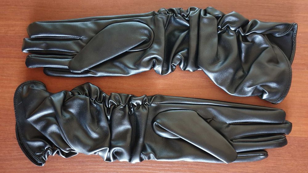 Рукавички жіночі довгі чорні зі складками, розмір S