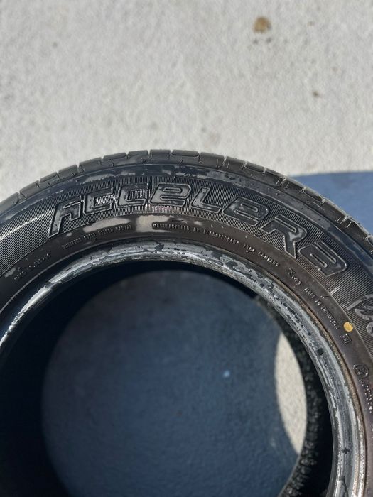 Vendo 2 pneus semi novos