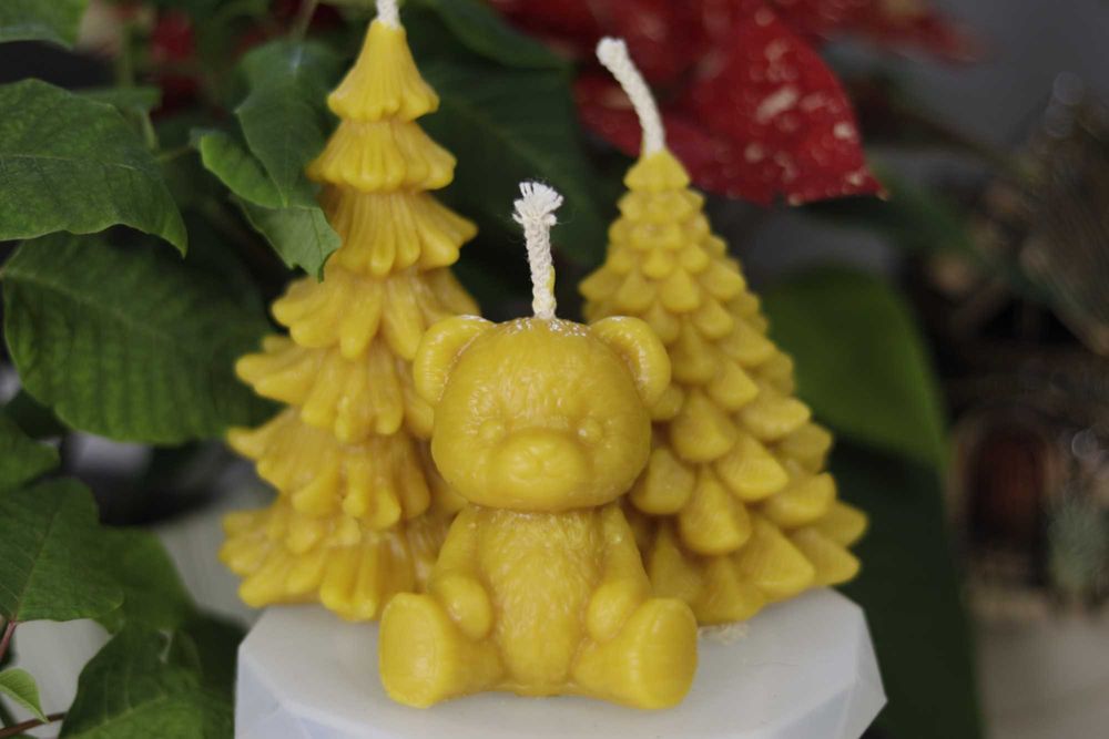 Zestaw Świec z Wosku Pszczelego - Miś i Choinki - Ręcznie Wykonane