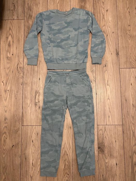 Dres dziecięcy r. 134