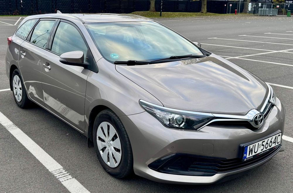 Toyota Auris Ekonomiczna i niezawodna Toyota Auris II TS