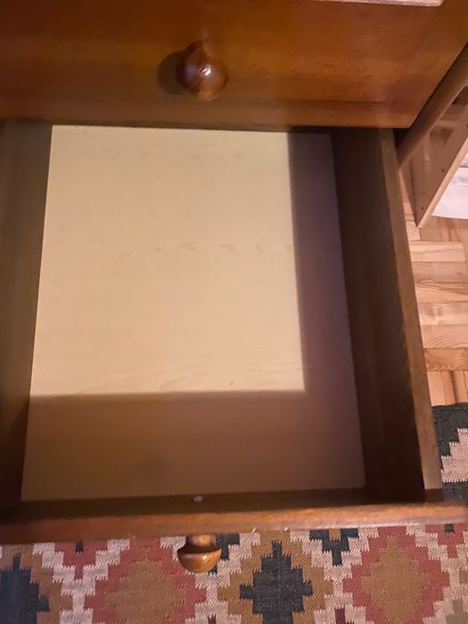 Sprzedam biurko drewniane sosnowe