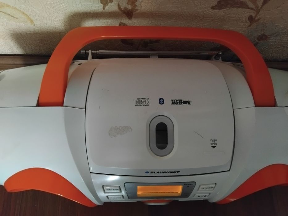 Продам магнитолу Blaupunkt переносна
