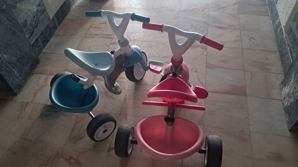 Triciclo smoby rosa e azul