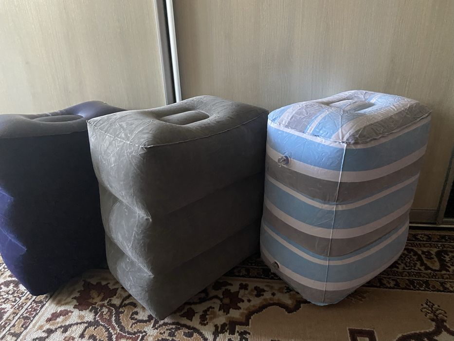 Надувний пуф для подорожей