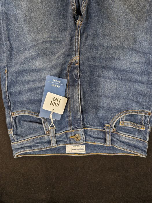 Продам нові жіночі джинси Bershka