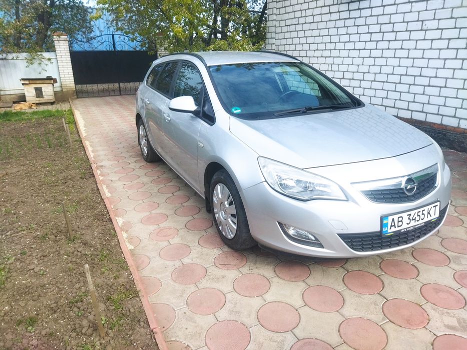 Продам opel astra j