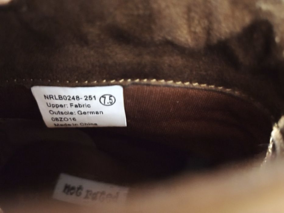 Buty damskie botki z frędzlami