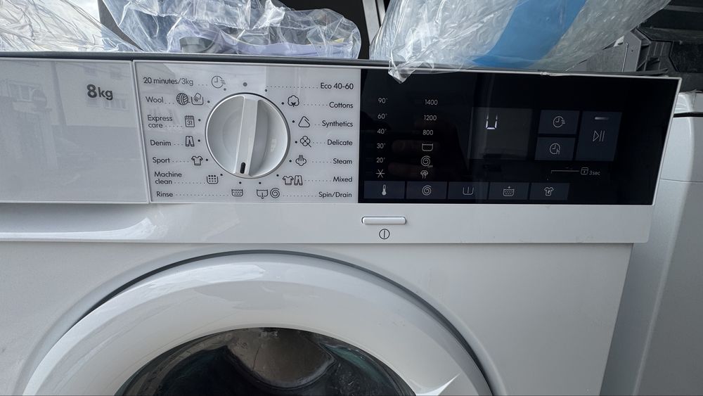 Máquina de Lavar Roupa Encastre ELECTROLUX EN7F4842OF (8 kg - 1400 rpm
