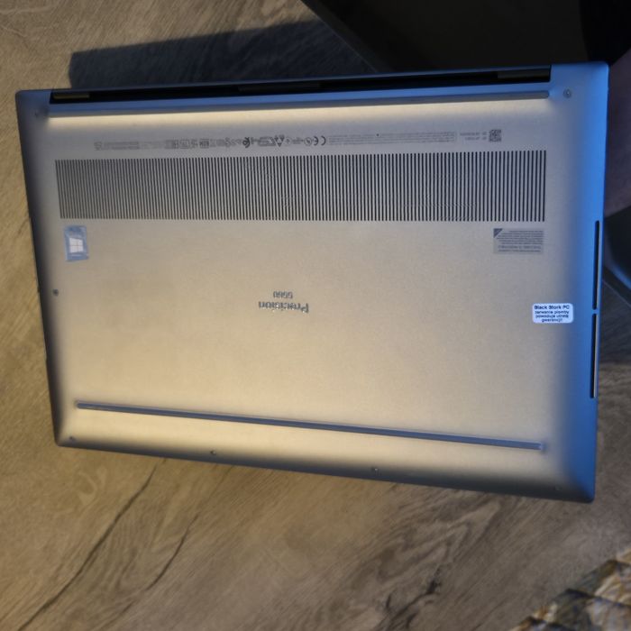 Dell Precision 5560 4K Dotyk i7 32GB/1TB