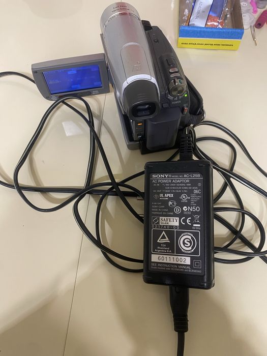 Подам відеокамери Sony DCR-HC96