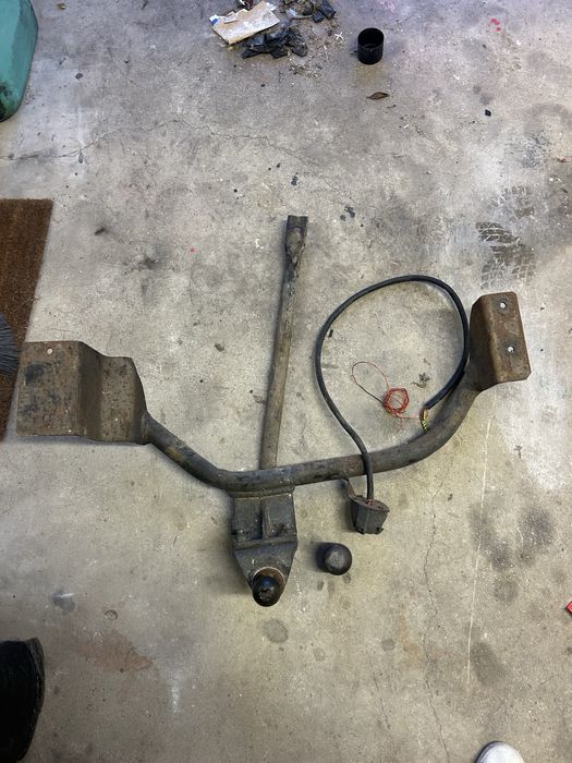 Suporte bola de reboque VW PASSAT