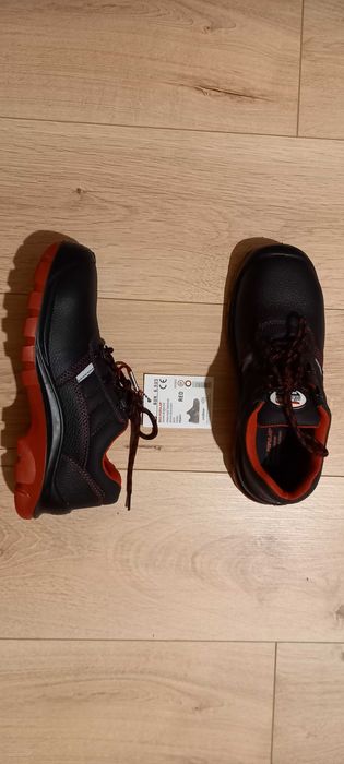 Buty z metalowym podnoskiem uniseks