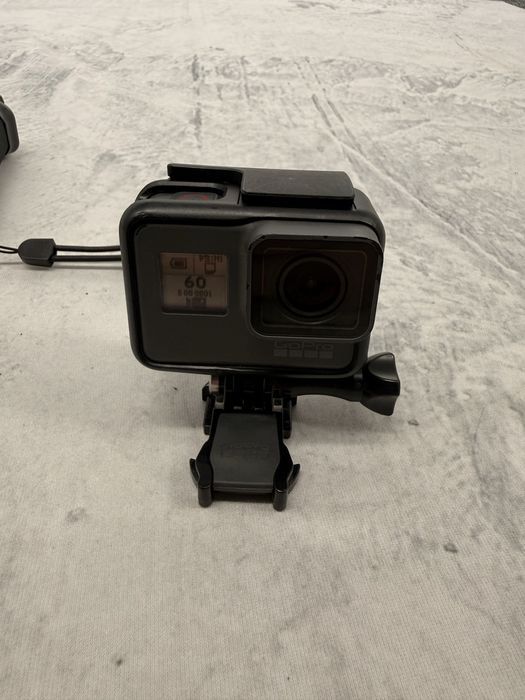 GoPro hero 5 black + 64gb SD +Floating stick