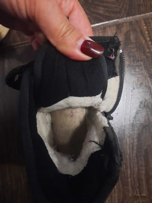 Зимові черевички для дівчинки