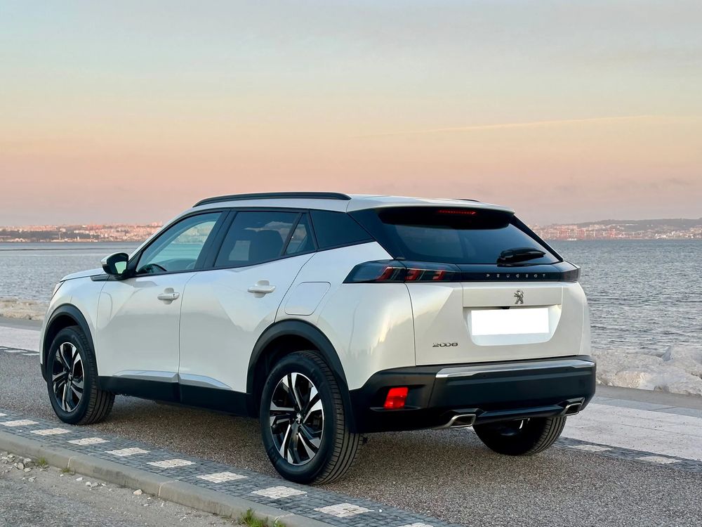 Peugeot 2008 PureTech 130 EAT8 Allure Pack