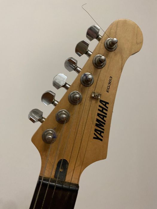 Гітара електронна