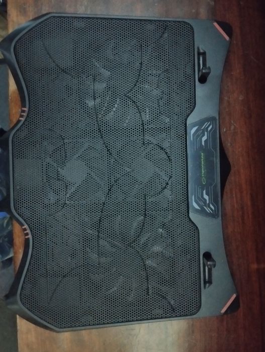 Охлаждающая подставка для ноутбука