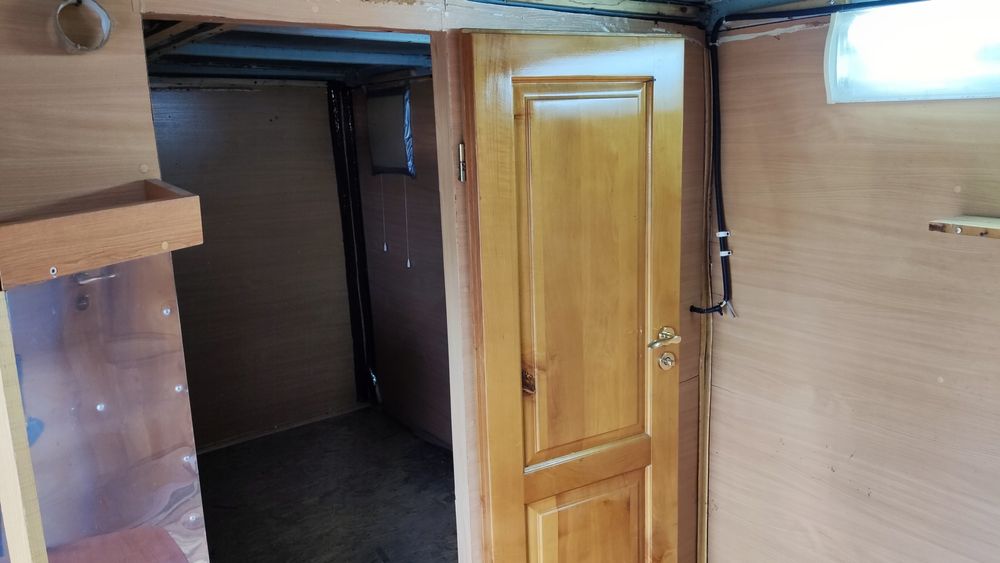 Прицеп дача на колесах.