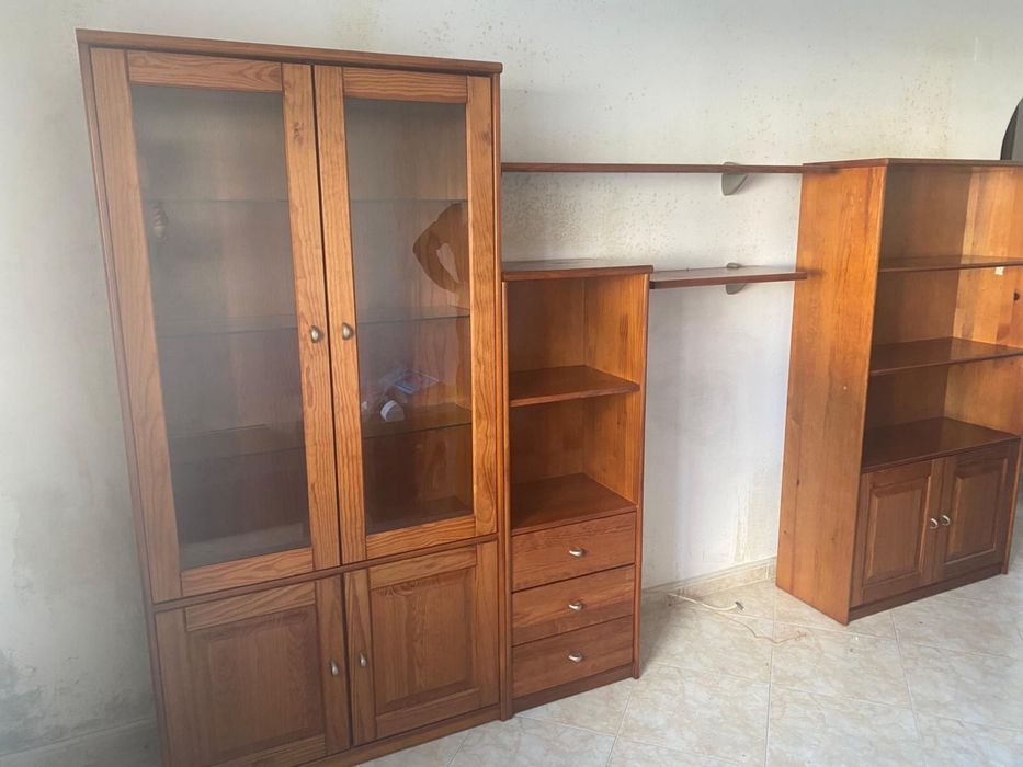 Movel de sala com cristaleira
