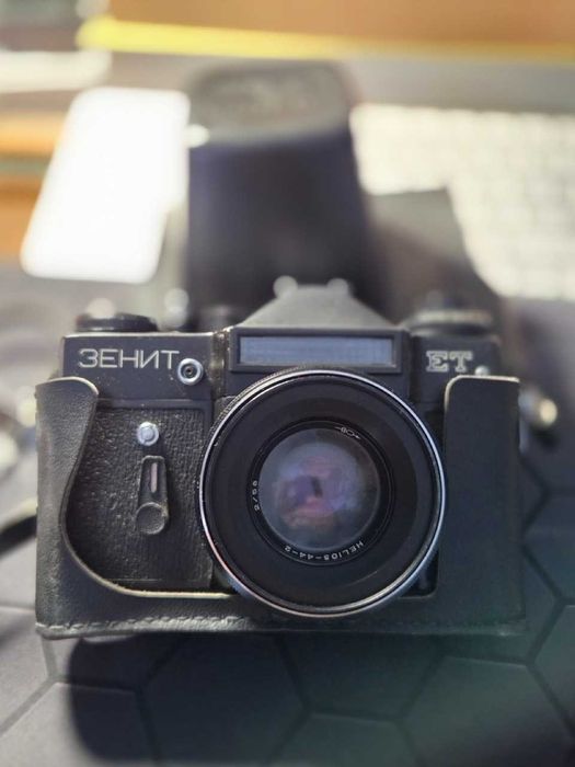 Jak nowy analogowy aparat fotograficzny Zenit ET z ZSRR :)