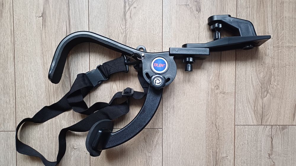 Uchwyt do kamery | aparatu - naramiennik - nowy