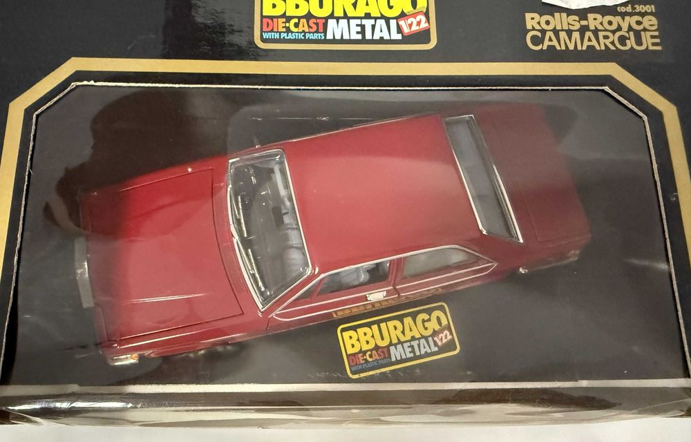 auto kolekcjonerskie Burago 1:22 Rolls-Royce Camargue w opakowaniu