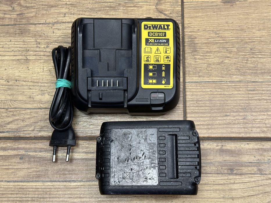 Zestaw | ładowarka DCB107 DeWalt | bateria, akumulator 18V 2Ah