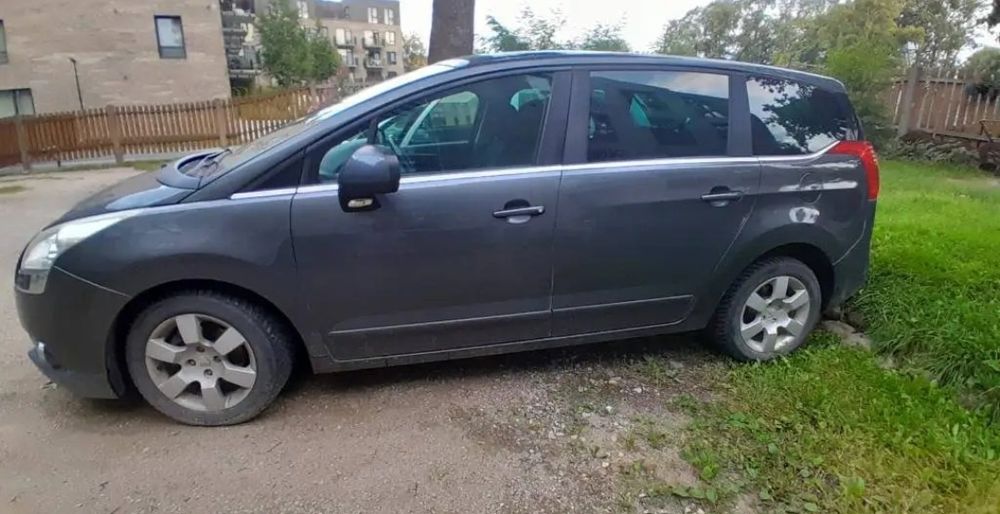 Peugeot 5008 2010