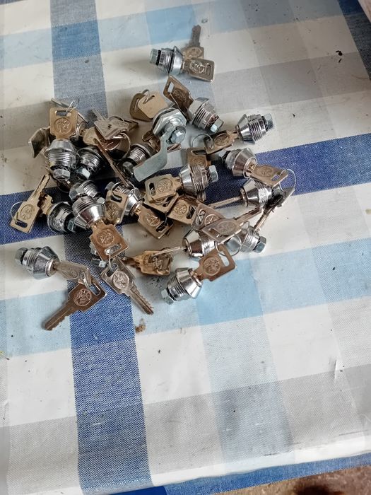 Material sobra fechaduras puxadores