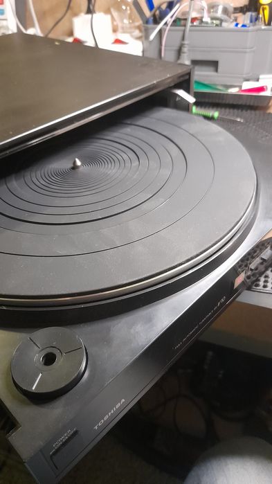 Gira discos Toshiba Tangencial