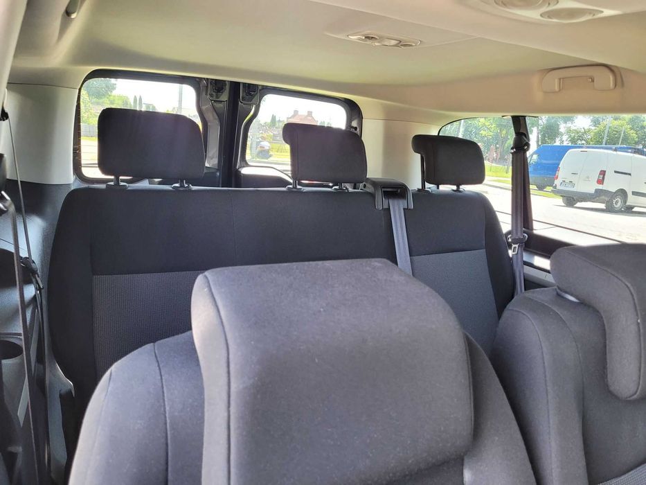 Wypożyczalnia wynajem Bus 9-osobowy Opel Vivaro GRUDZIĄDZ KWIDZYN