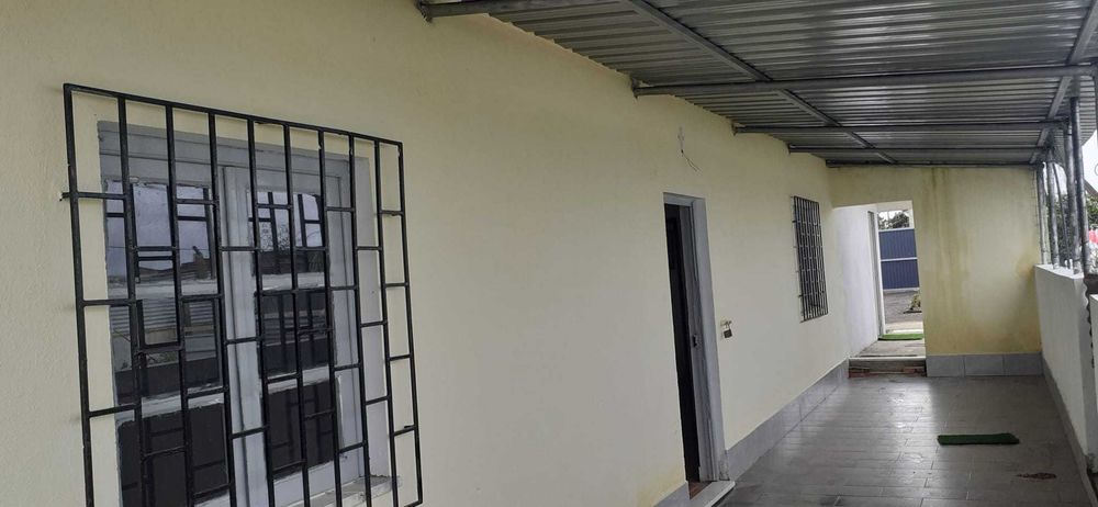 Terreno com benfeiturias