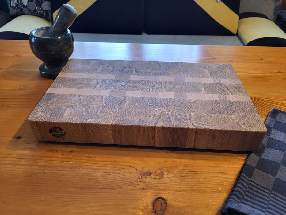 Deska sztorcowa end-grain z drewna dębowego z wstawkami bukowymi - 40x24x5 cm