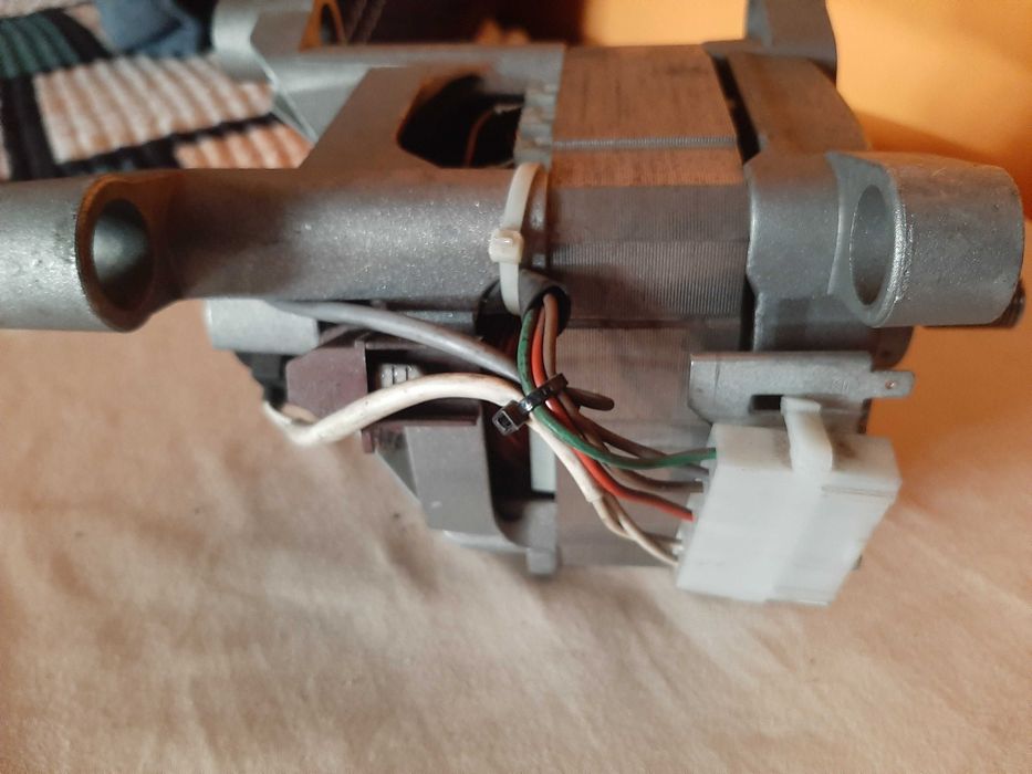 Silnik do pralki Elektrolux Heier Candy Bosch Beko Amica Whirlpool
