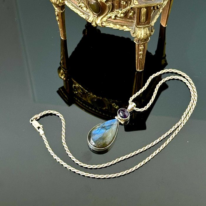 Srebrny naszyjnik z Labradorytem "Świątynia Gwiazd" i kwarcem