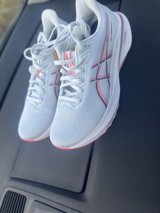 os ASICS Gel Roadmile 3