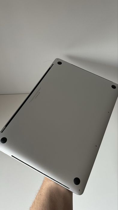 MacBook Pro 15 2019 A1990. i7. 16GB. 512GB SSD. Touch Bar