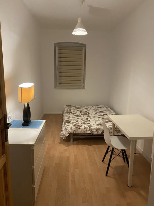 Room near the center, no deposit