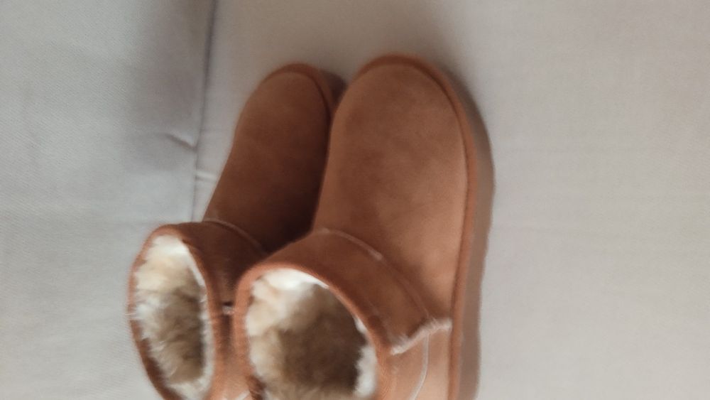 Продається зимові угги