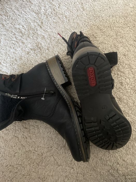 Нові жіночі чорні шкіряні черевики Rieker Z68M1 з хутряною підкладкою.