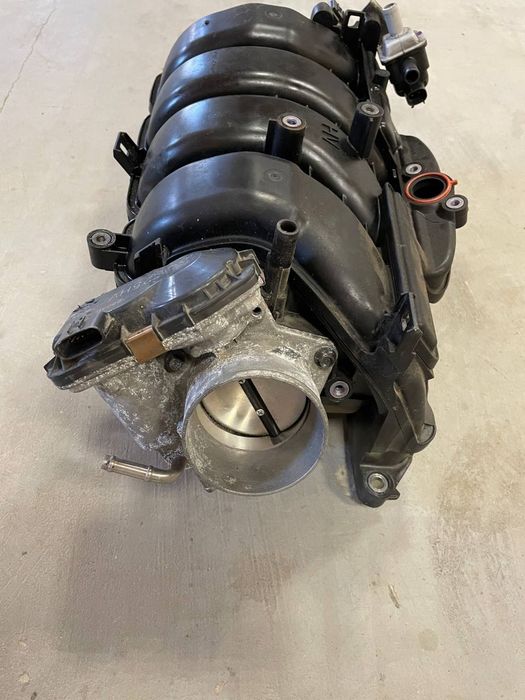 Впускний колектор на Toyota RAV4 Camry Lexus 2.5 Гібрид 19-24 року