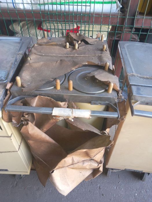 Лінія роздачі(самообслуговування)в комп. марміти, візки, транспортери