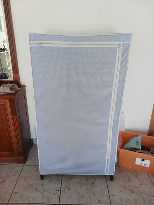 Vendo roupeiro para campismo
