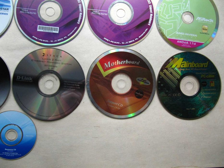 31 оригінальний CD з драйверами та софтом з 90х до 2012 деякі рідкісні