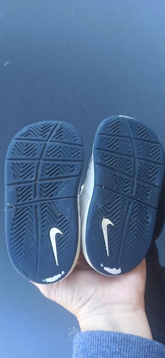 Кросівки  NIKE PICO 4