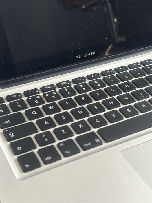 MacBook Pro 13.3” i7  750GB (avaria)