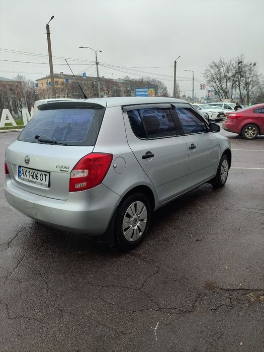 Шкода Фабия 1.2 газ бенз 2008